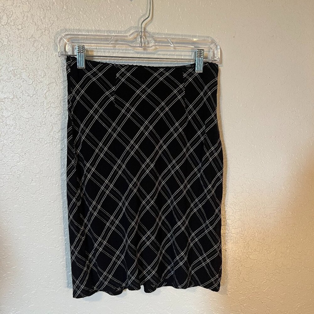 Black and white plaid mid length skirt.  Aeropostale XS